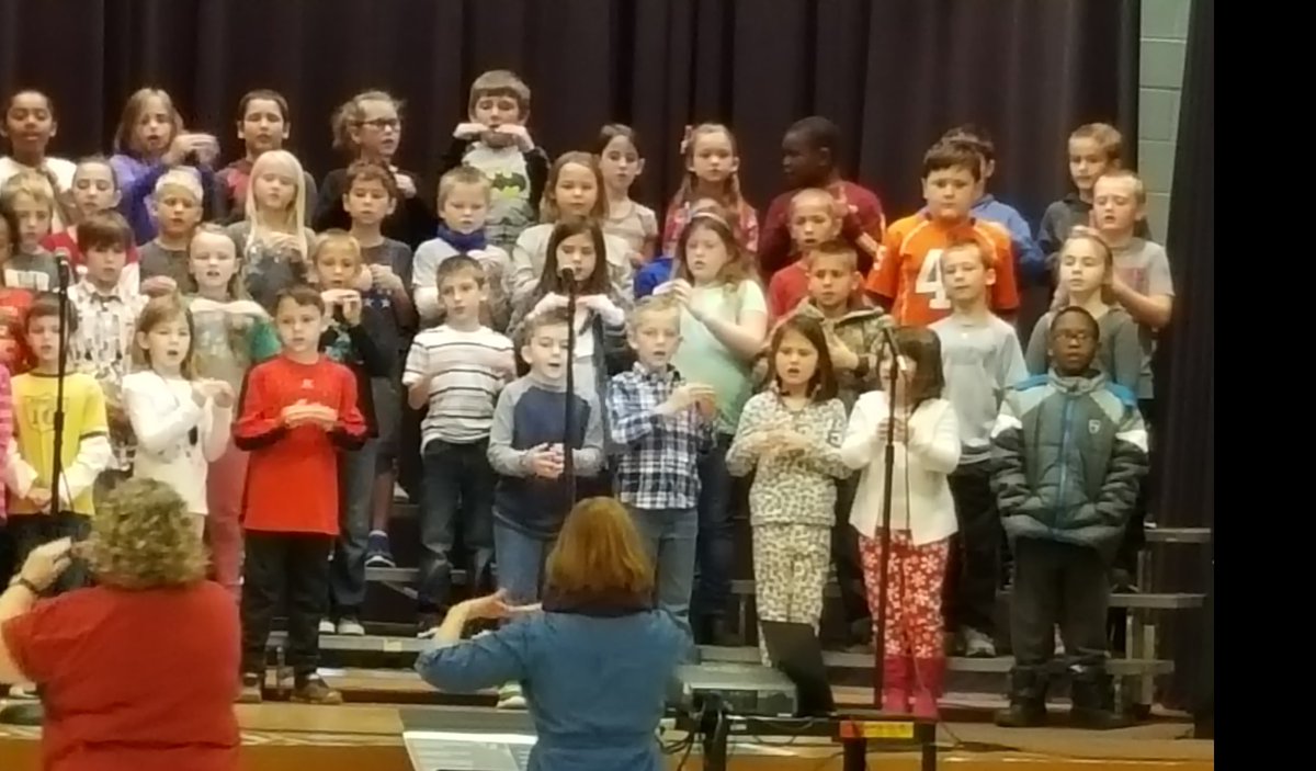 BESLeads's tweet photo. Veteran's Day 2nd Grade Sings and Signs #BESLEARNERS @HanoverSchools https://t.co/W1VcrrqsSs
