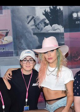 b_lilmonster's tweet image. im crying @ladygaga