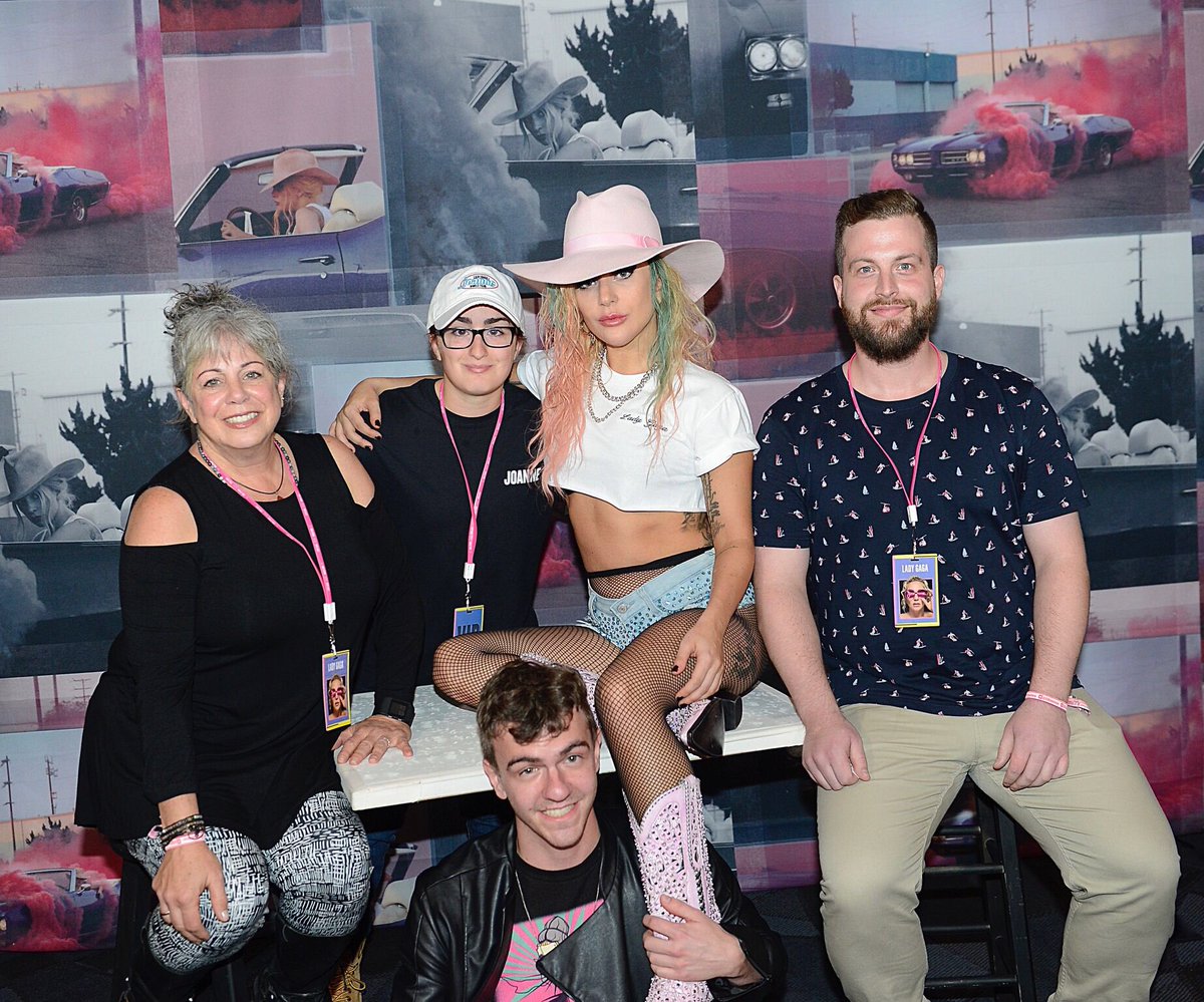 b_lilmonster's tweet image. im crying @ladygaga