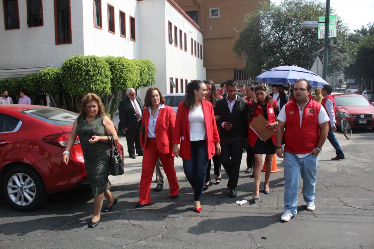 ferbayardo's tweet photo. En la #BenitoJúarez, recibimos al Dr. @eruviel_avila en un importante encuentro y acercamiento con la militancia. #UnidosXBJ https://t.co/73yLUB3REK