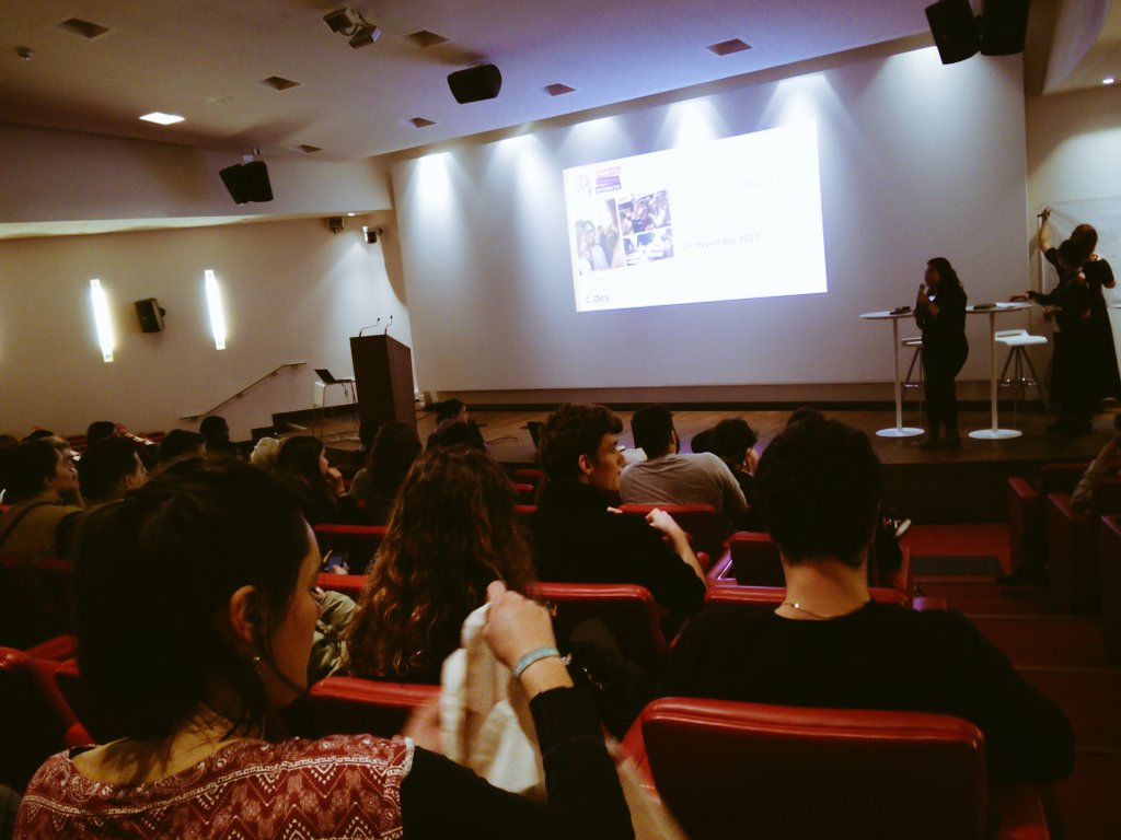 cjdesnat's tweet photo. Beaucoup de monde à la Nuit des étudiants solidaires, avec l'introduction de @solidaritetudt #NES17 https://t.co/4azLhWkv2y