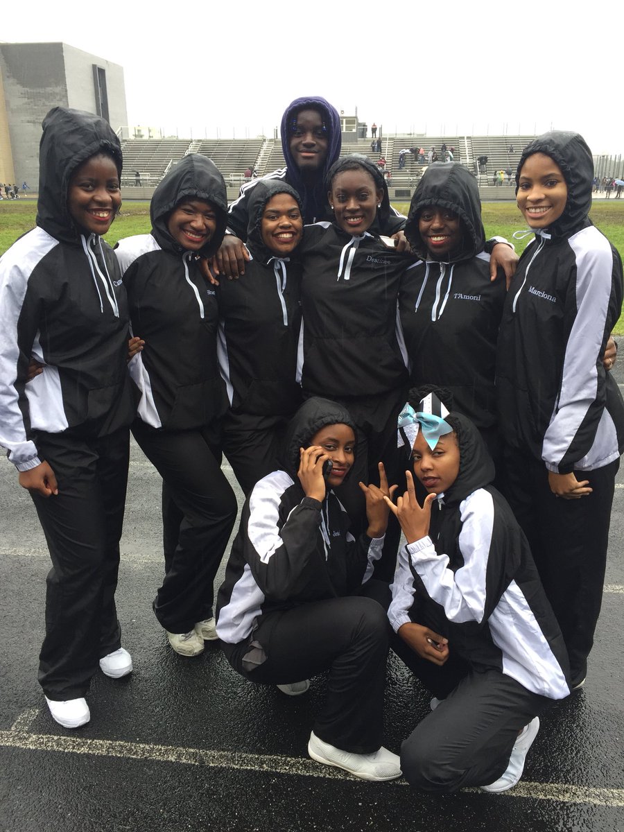 _ERHSCheer_'s tweet photo. Come out and support ERHS at our first playoff football game against flowers 🏈 located at flowers highschool! The game starts at 7pm🎀 #Cheerleading #Football #playoffs #bows #cheers #dance #tumbling #workit #fun #spirit #jumps #tumbling #flyers #bases #backspot https://t.co/t9zRa6rcrB