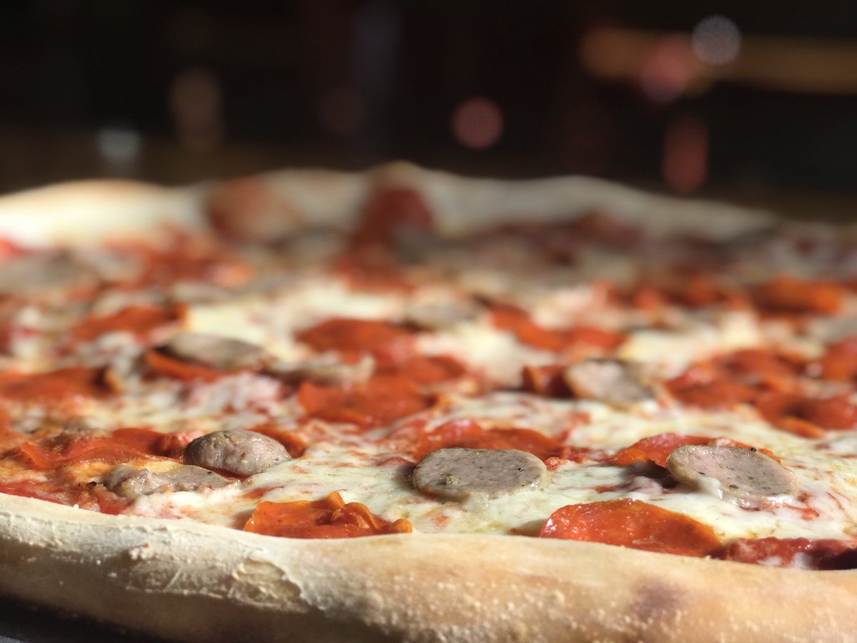 IansMadison's tweet photo. It’s that magical time of the week where we reward one lucky follower with 8 free slice cards. Happy #FreePizzaFriday! Retweet and you’re entered to win! #ianspizza https://t.co/WYfUWPN76J