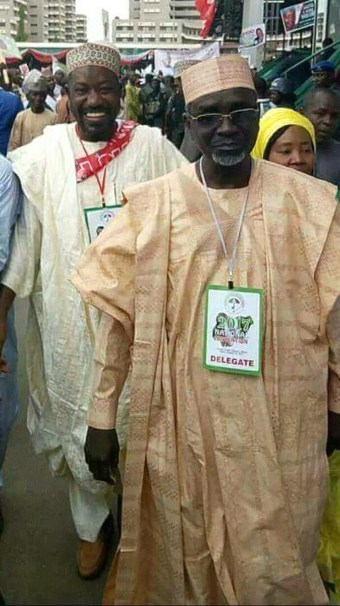 ahmadab76216586's tweet photo. Fatan alkairi 2019 sardaunan kano shugaban Nigeria https://t.co/qOJvo3MFNk