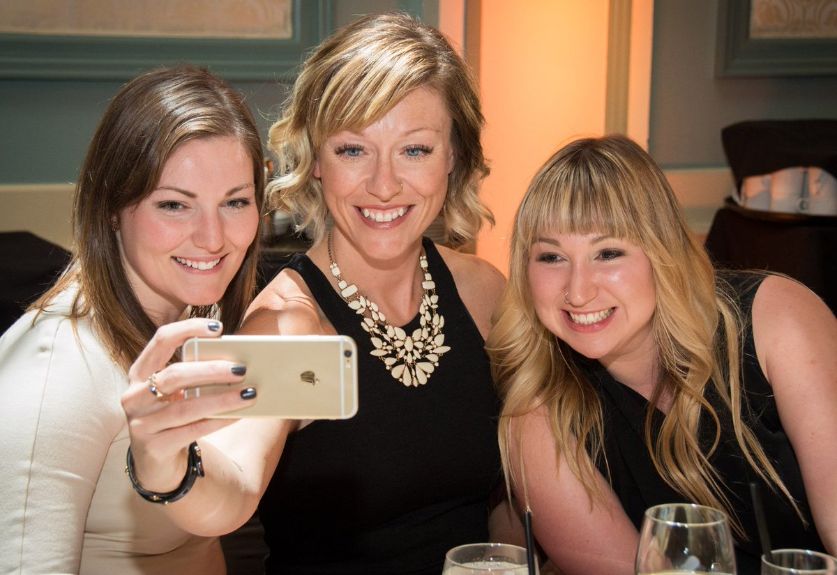 There is always time for a #selfie #fbf #laugh #yyj #careawards #2017 #yyjdesign #awardwinners #smileyourebeautiful #iphone #werk