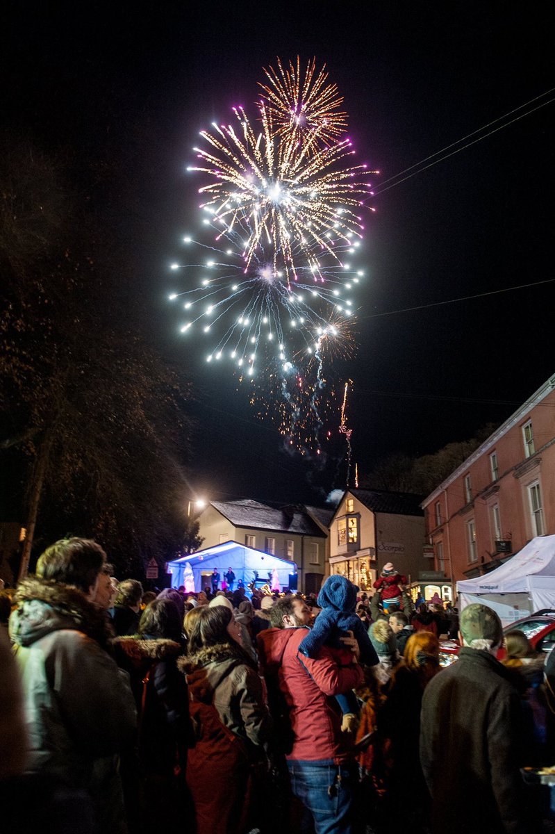 Friday the 17th of November is all about late night shopping, switching on the #Christmas lights and fireworks 🎆 (scheduled for 7.30pm) - we’ll see you all there #llandeilo #festivalofsenses