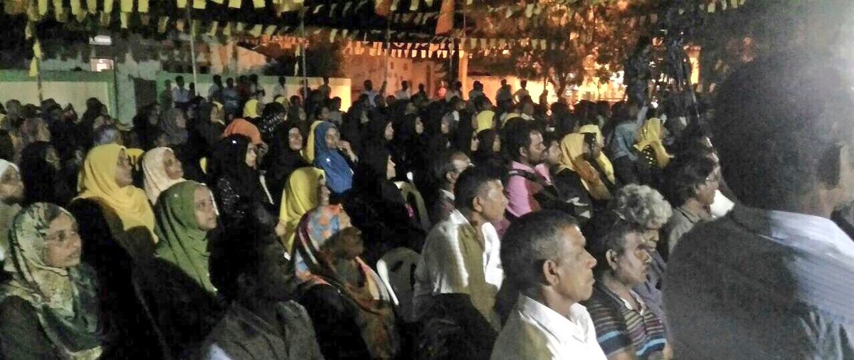 IllathHassan's tweet photo. #RayyithungeBadhalu 🇲🇻
Gulhifaivaa Siyaasee Partythakun Baavvaa #R_ Maduvvari Jalsa Kuriyah dhanee
#MaduvvariJalsa #SaveMaldives #RN2018 https://t.co/r098R7mxh5