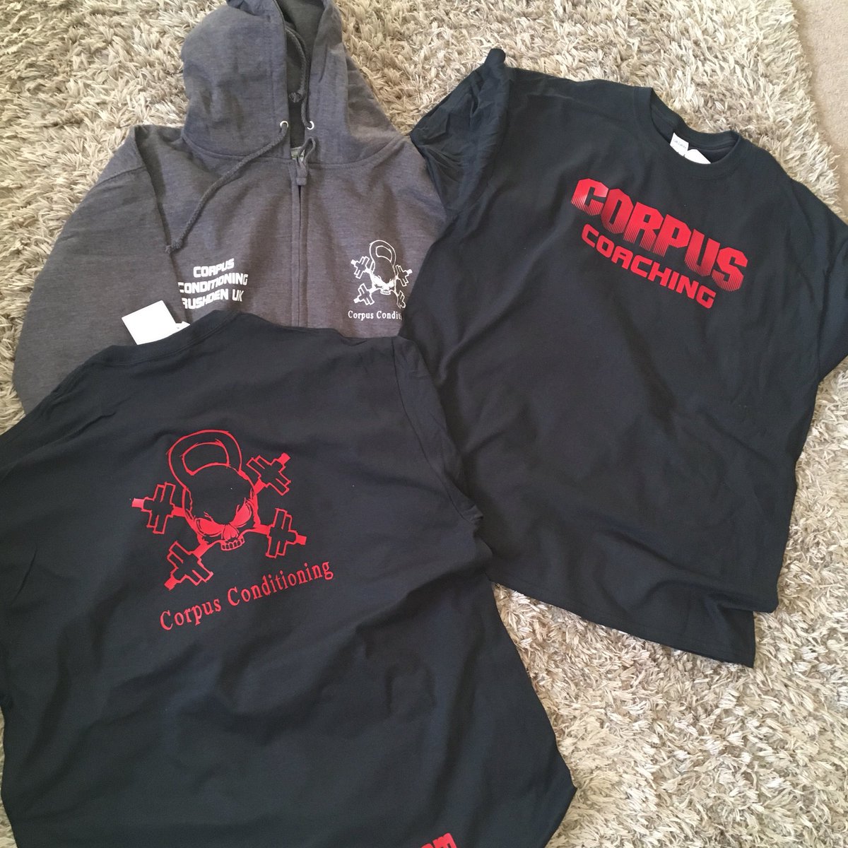Hoodies back in.☠️
Tees too...                               Vests also ☀️.  #keepitcorpus