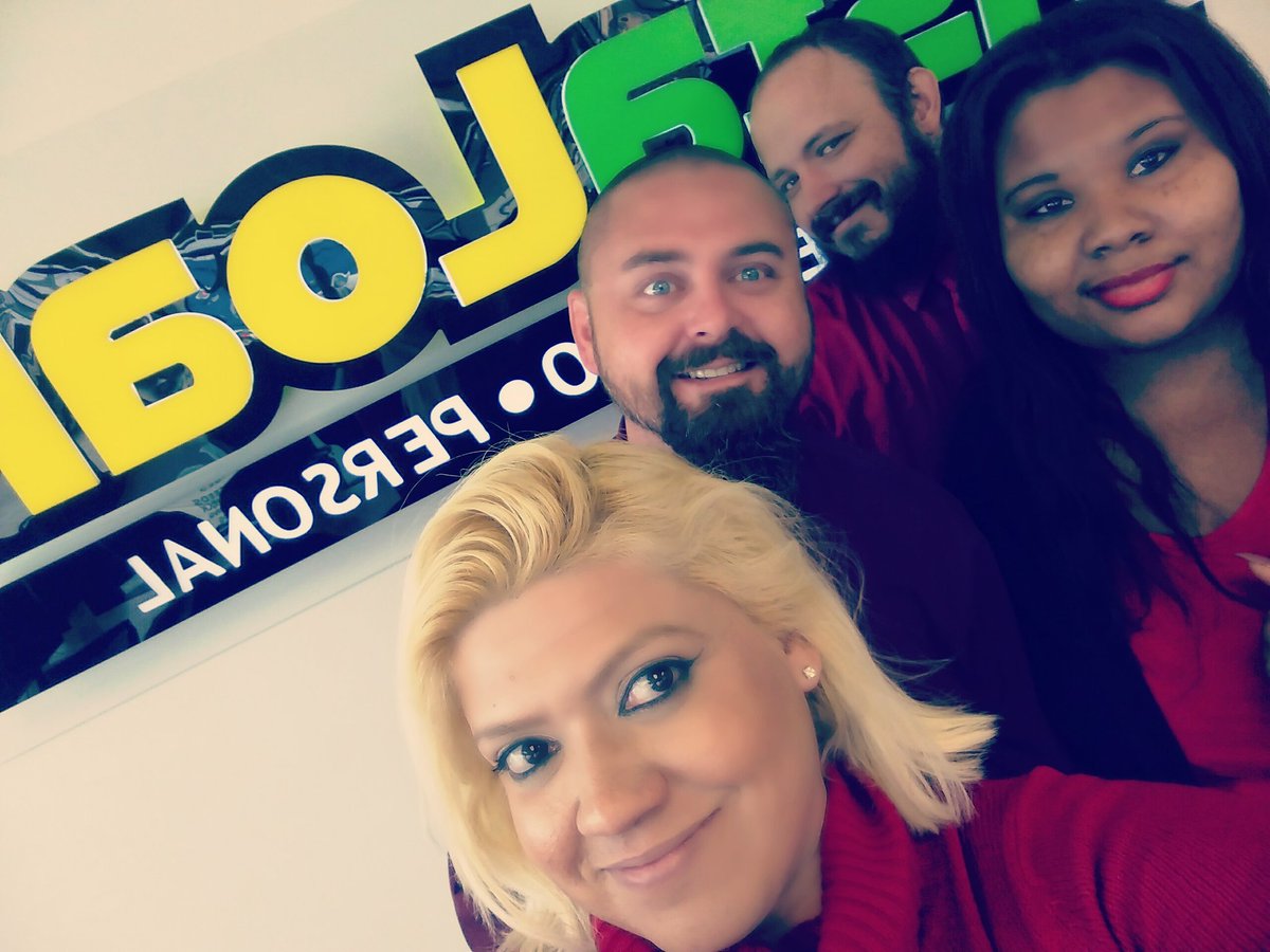 We are wearing red, in honor of Veterans Day! <a href="/OBielss/">Gabes</a> <a href="/TMXCompanies/">TMX Companies</a> @r_wood222 <a href="/Jgeorge0325/">Jeff George</a>