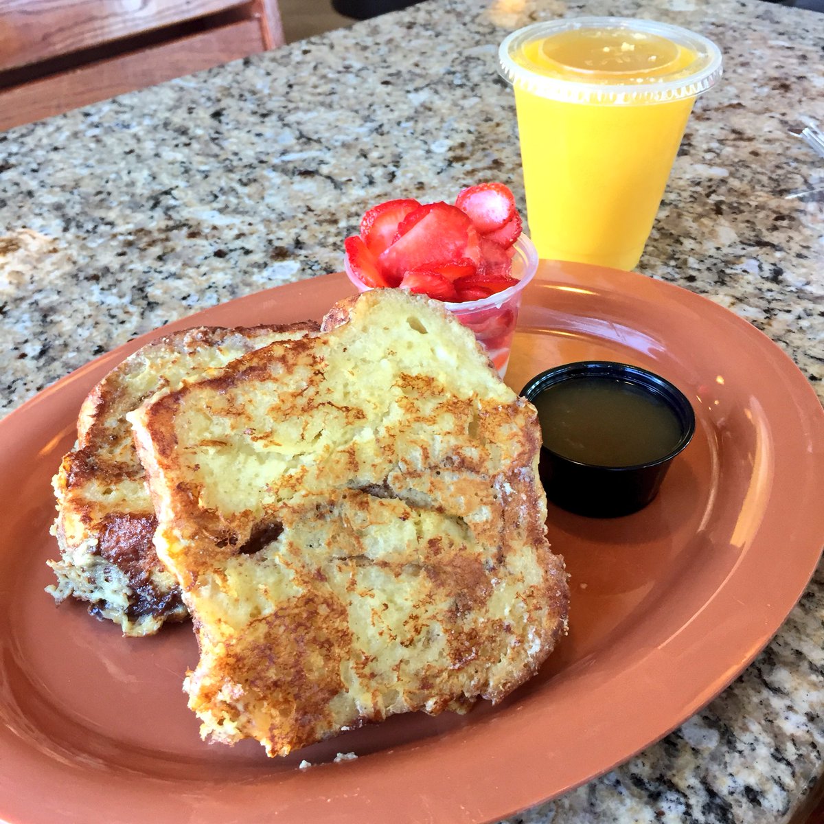 kneaders's tweet image. FREE French Toast for veterans &amp;amp; active military tmrw (11/11) until 11 AM w/ a valid military ID at every #Kneaders location! #ThankAVet