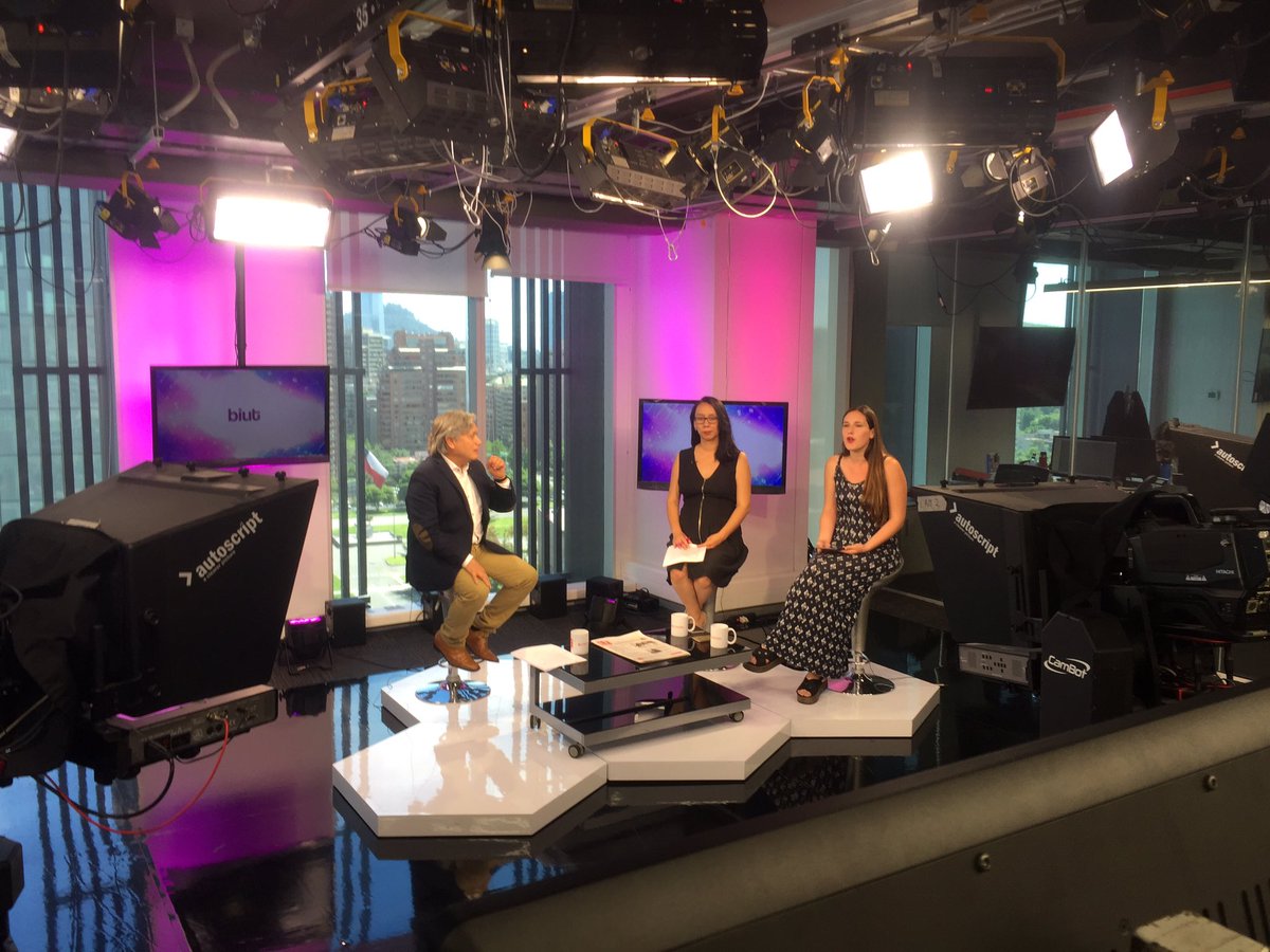 senadornavarro's tweet photo. Ahora en @latercera conversando sobre nuestros P. de Ley y propuestas para avanzar en la equidad de género #PresidencialesBiut #Vota8! 😃👍💪 https://t.co/JVaKhMGNrw