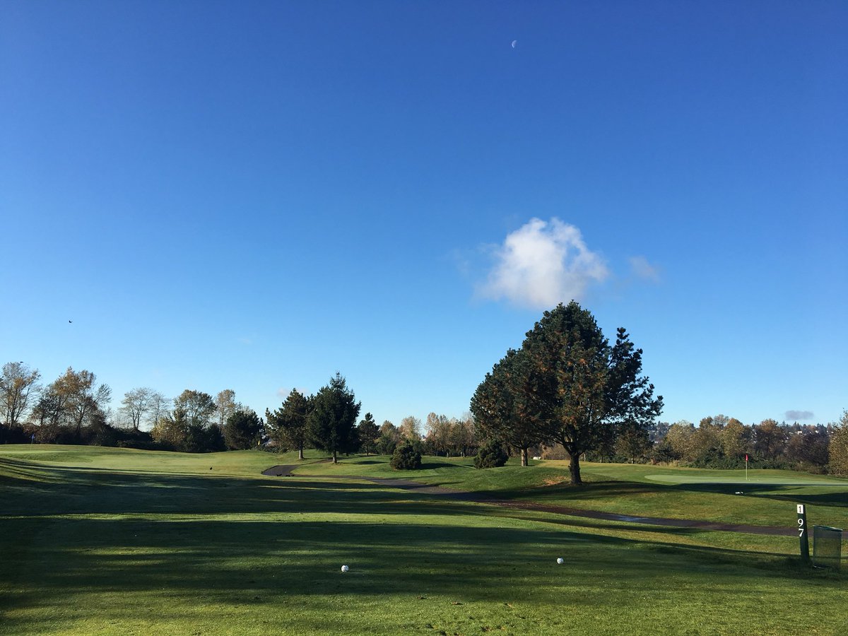 FIST PUMP FRIDAY! Come out and enjoy the sunshine and play unlimited golf for $12 ⛳️☀️#Coquitlam #tricities #golf #Friday #YourHomeForGolf #LearnPracticePlay