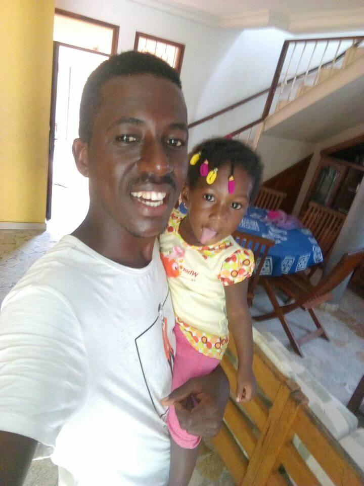 Lansk__Lyvine's tweet photo. Bonjour les amis ce matin là moi et ma p'tite nièce souhaitons une excellente journée que Dieu nous garde et nous protège pendant cette Belle Soirée
#LanskyLyvine
#LePolyvalentDuMicro https://t.co/mqvSGKv8Be