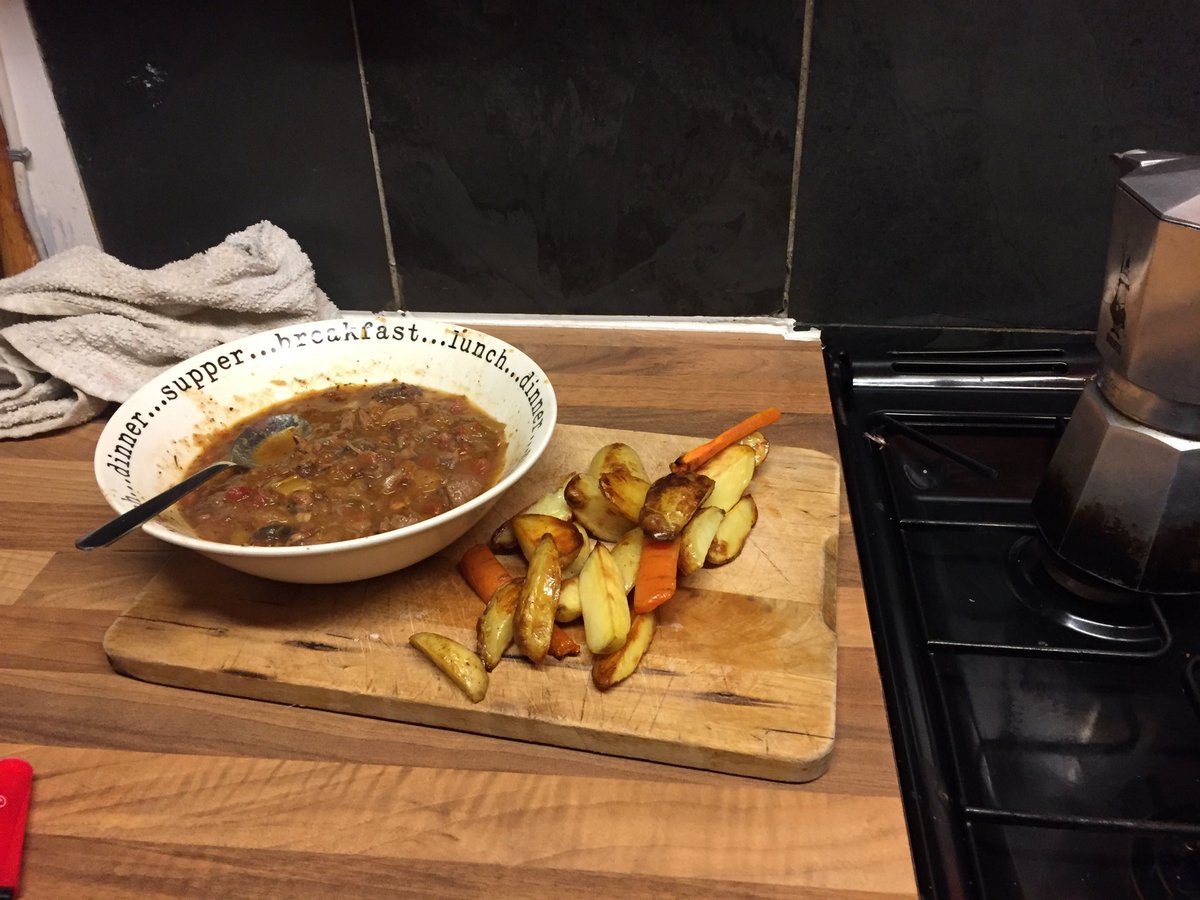 elie_rees's tweet image. #slatePlate is acceptable in restaurants so why not this?