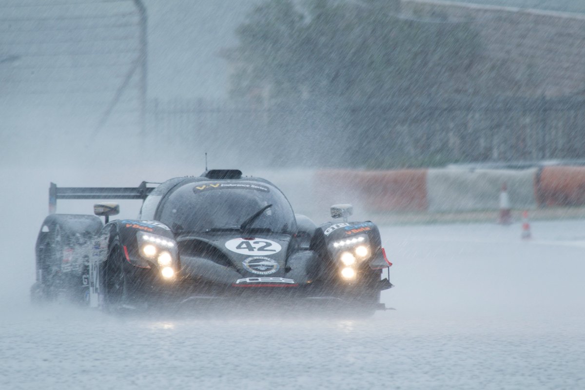 ADESS_Official's tweet photo. A hard weekend at @CIRCUITOESTORIL for @VdeVSports 
Read our race-summary in our Facebook post here: https://t.co/LPK8ntWTXr https://t.co/yivuNb6re2