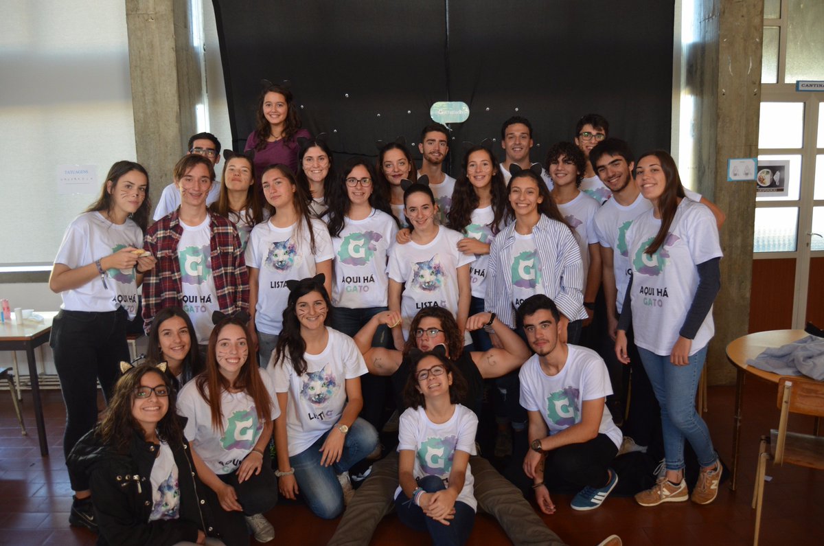 ListaGESDJCCG's tweet photo. é com orgulho que anunciamos que somos a nova associação de estudantes da Escola Secundaria de Ilhavo! Obrigada a todos os que votaram em nós e esperamos ajudar vos em tudo! https://t.co/n9lLq4hGb1