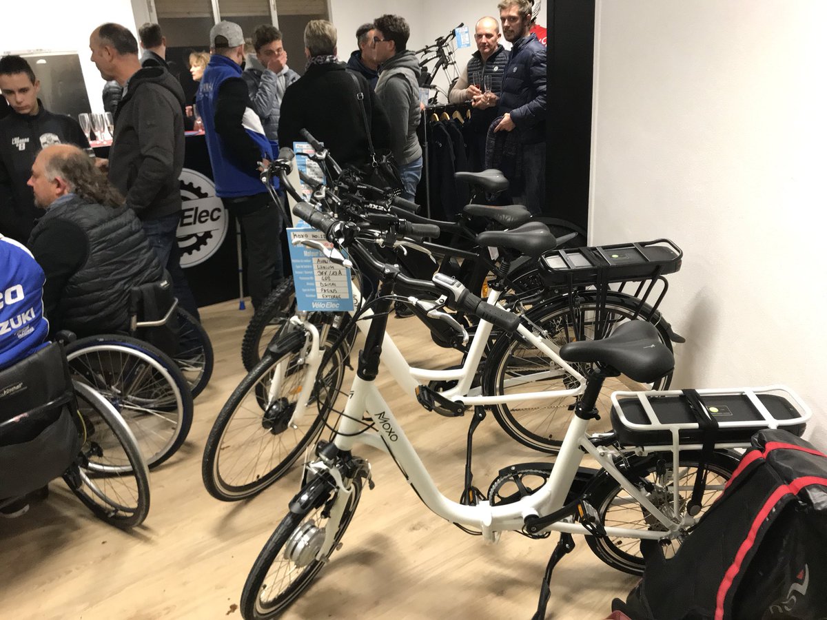 cci_indre's tweet photo. Il y a du monde pour l’inauguration du 1er magasin de cycles #Moxo &amp; Beaufort Bikes à #Chatearoux #Indre https://t.co/ZWzq4gqjRg