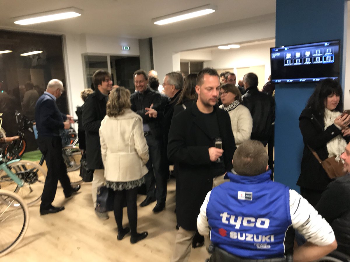 cci_indre's tweet photo. Il y a du monde pour l’inauguration du 1er magasin de cycles #Moxo &amp; Beaufort Bikes à #Chatearoux #Indre https://t.co/ZWzq4gqjRg