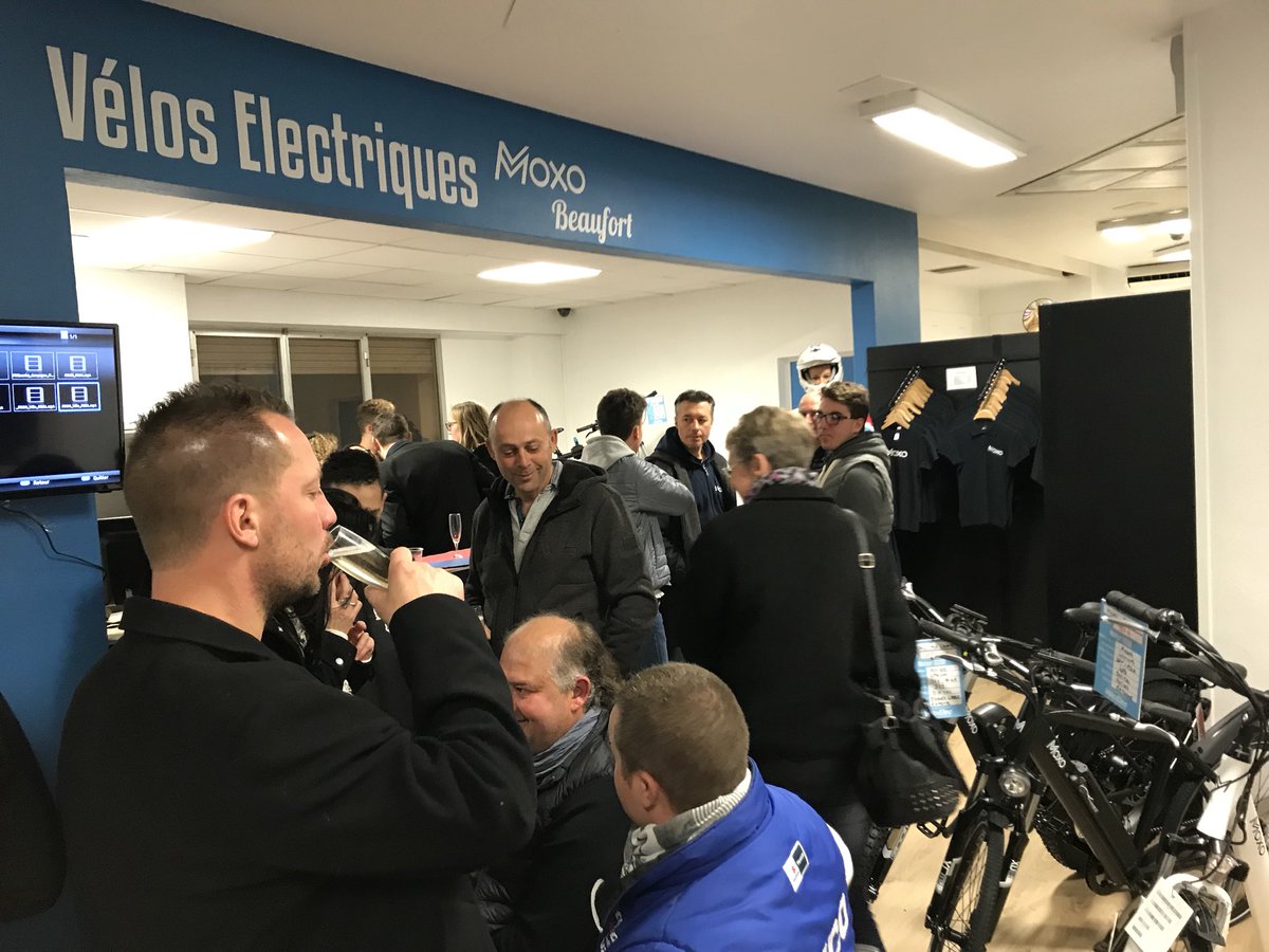cci_indre's tweet photo. Il y a du monde pour l’inauguration du 1er magasin de cycles #Moxo &amp; Beaufort Bikes à #Chatearoux #Indre https://t.co/ZWzq4gqjRg