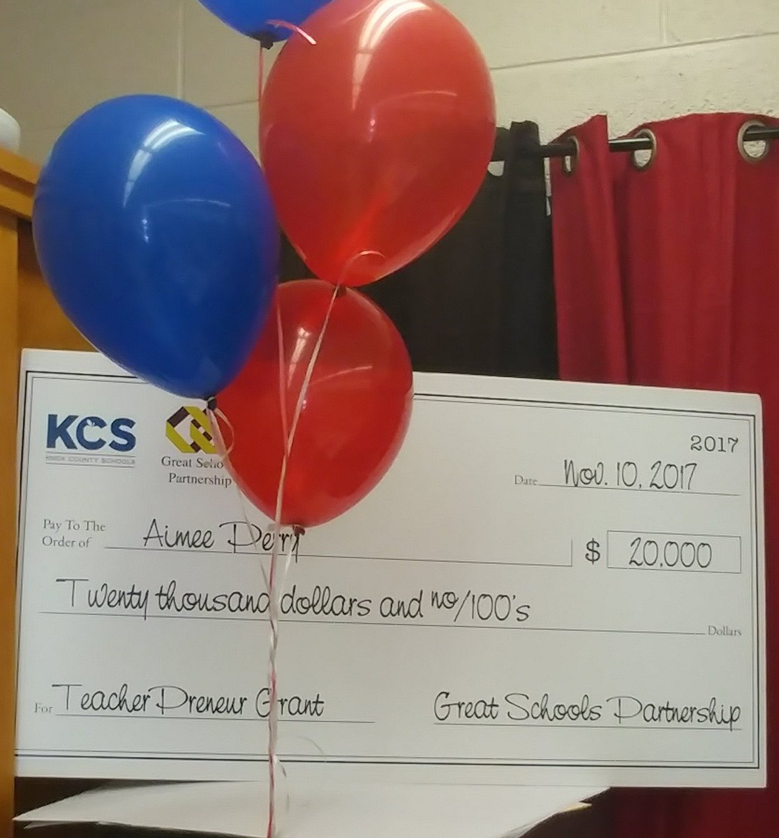 MrsPerrySDHS's tweet photo. THANK YOU GREAT SCHOOLS PARTNERSHIP AND OFFICE OF INNOVATION! Words cannot express my gratitude and the benefit our kids will get from this grant!  @KCSinnovation @GSP_KnoxCo_TN https://t.co/ss7UALRIyt