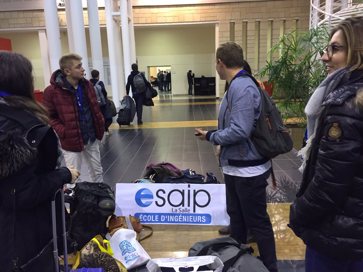 HannahW44's tweet photo. Arrivée de Team Esaip #esaip à Unilasalle Beauvais #unilasallebeauvais Rassemblement Weekend Réseau en partage @groupeesaip @lasallefrance https://t.co/PsxUVP1zcR