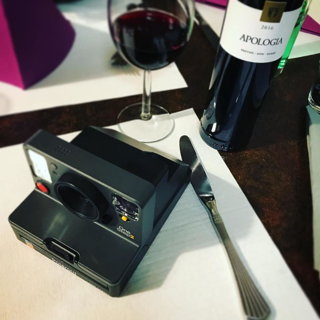 1896Niko's tweet photo. Soirée avec mes filles, occasion d’utiliser le #polaroid #polaroidoriginals #polaroidonestep2 #valais #switzerland… https://t.co/Hn9e8RSGRe https://t.co/fE8WJ5MWp9