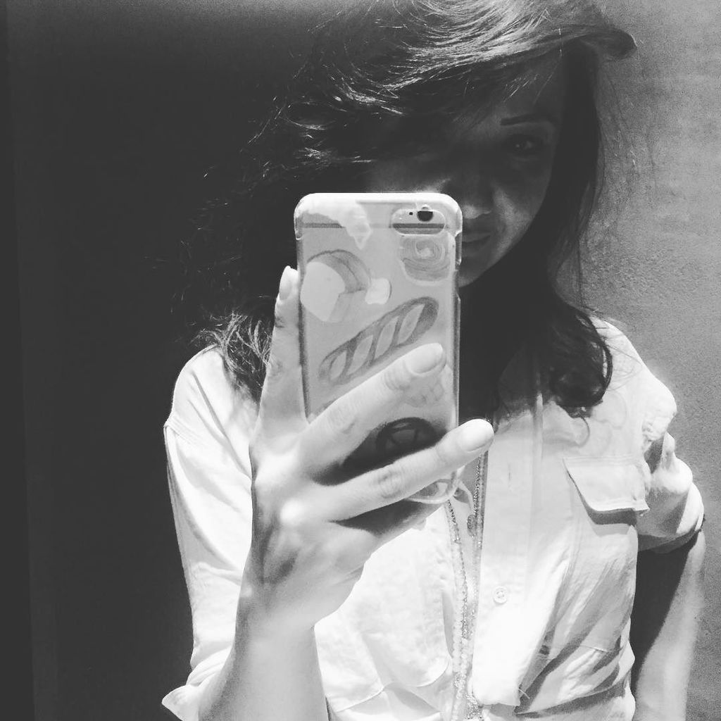 lifeinparadise's tweet photo. Bathroom selfies yayyyy #oneoak #tokyolife #hairsonpoint #fleekness https://t.co/uAouCIxbT1