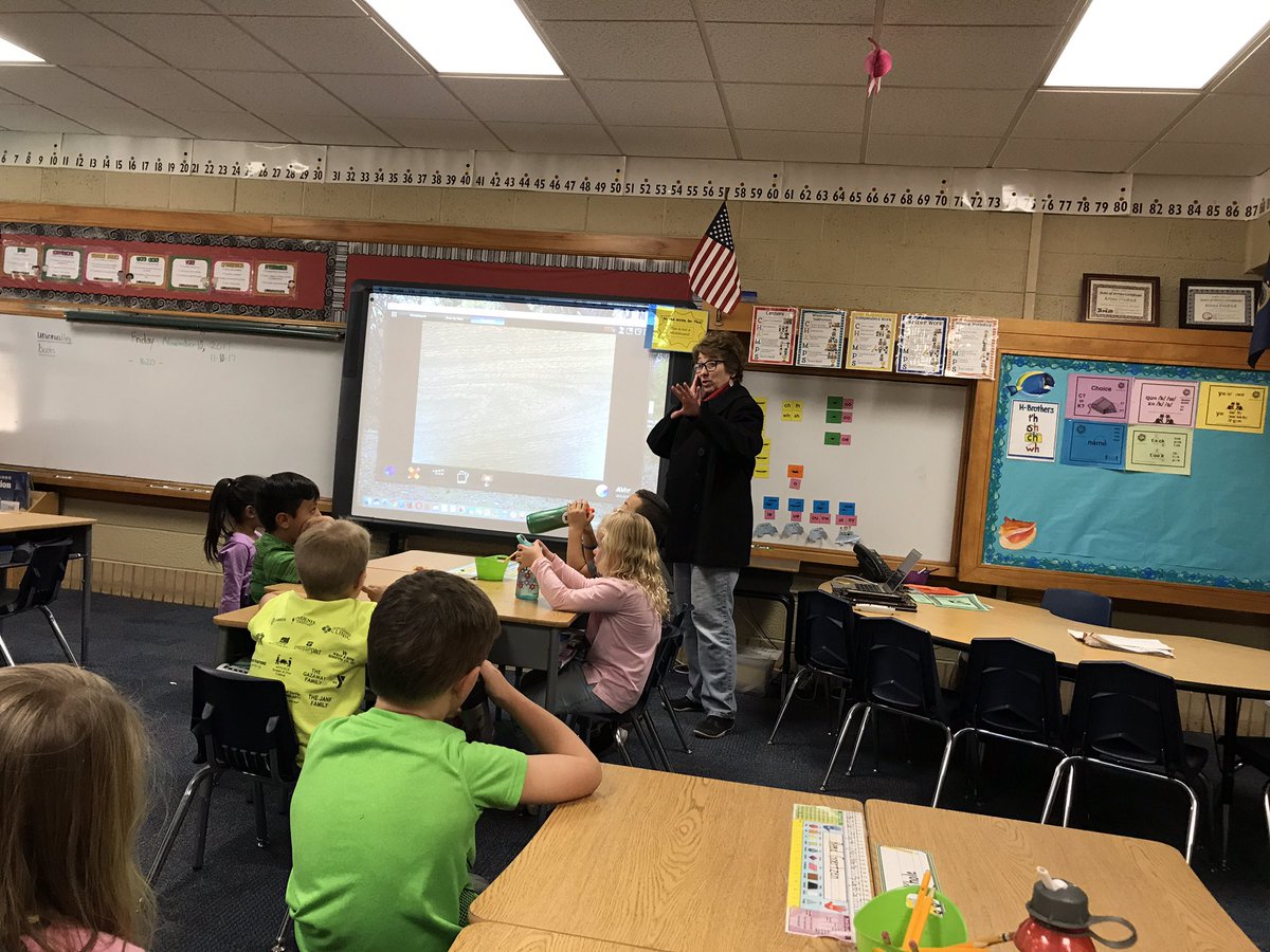 kfredrick1's tweet photo. What a great day of learning. Mrs. Gobber taught us all about Veterans Day today. Thank you Mrs. Gobber and all that have served for our country! #uvlearn https://t.co/sY8jOtc5sV