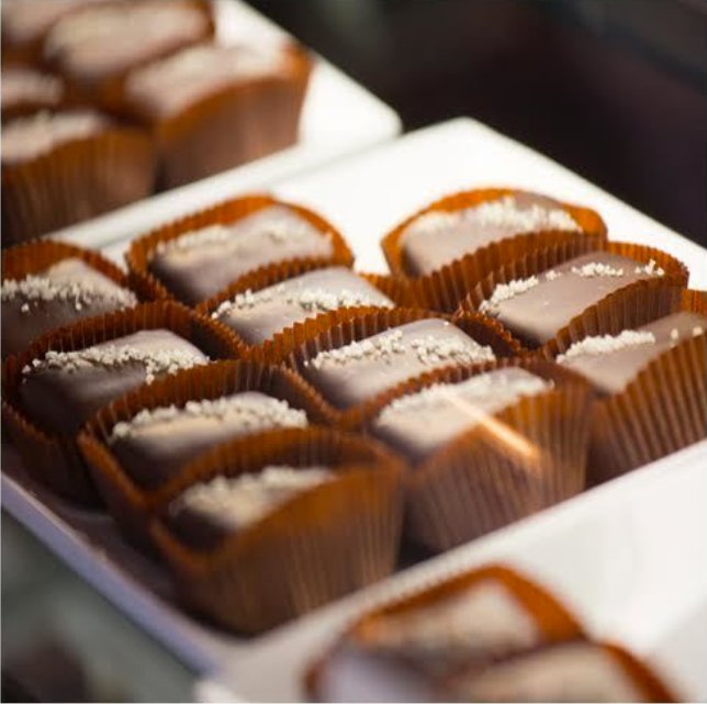 jaydesmarket's tweet photo. If you’re going to have a #cheatday, make it a good one. We’ve tasted chocolate from artisans around the globe, and @jkchoc are definitely #worthit.
#worththewait #openingsoon #chocolate #lachocolate #beverlyglen https://t.co/MqkXTU1ltt
