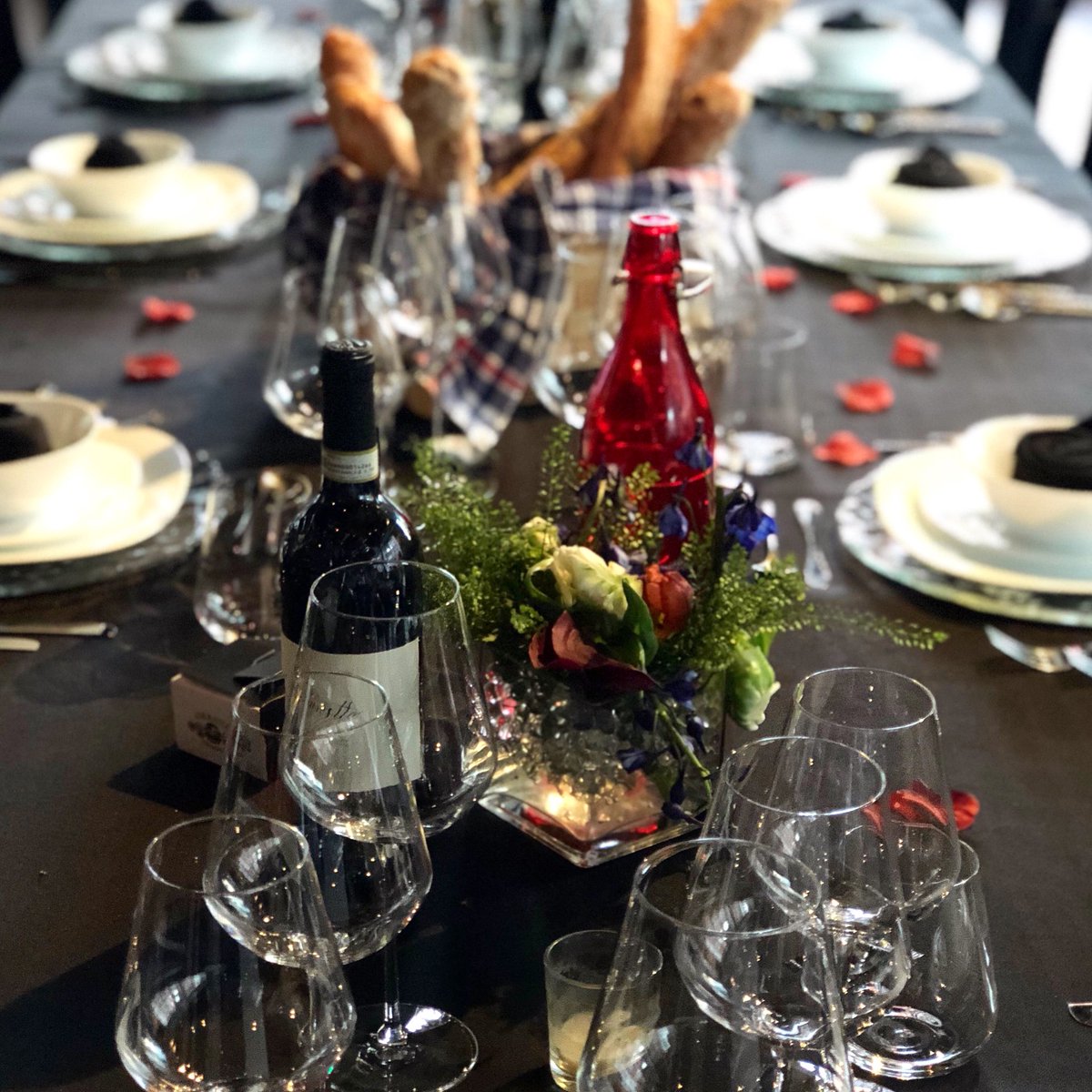 UrbaniTruffles's tweet photo. It’s time to book you holiday dinner party at #TruffleLabNYC 🎄 Email trufflelab@urbani.com for details and rates. #UrbaniTruffles https://t.co/8fDe6XoK34