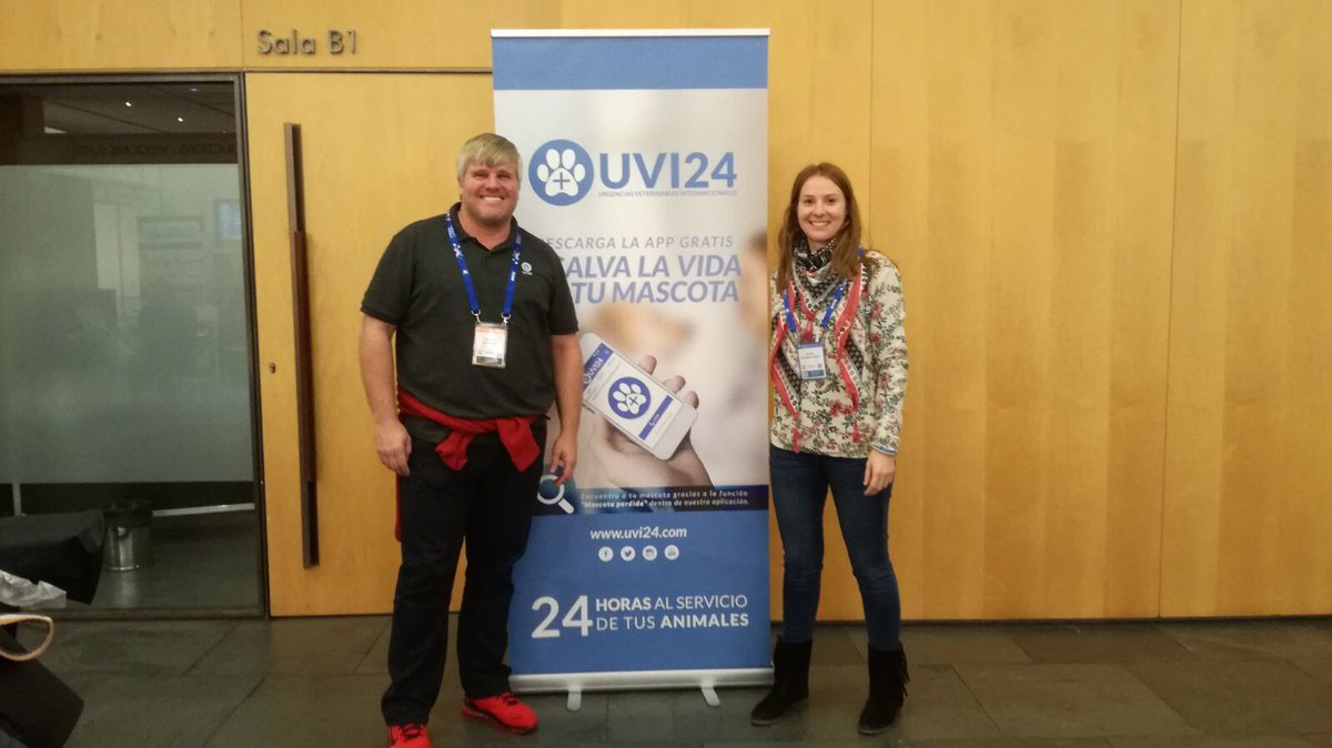 UVI24ES's tweet photo. .@UVI24ES ha estado hoy en #Barcelona. Nos hemos venido al #SEVC2017
@AVEPA_vet
@The_SEVC y hemos coincidido con algunos profesionales de hospitales y clínicas #UVI24 👏🏼 ¡Gran jornada!
📸 con Noelia Sorribes, de @CentroTrivet #sevc #avepasevc https://t.co/IX5a59vK5w