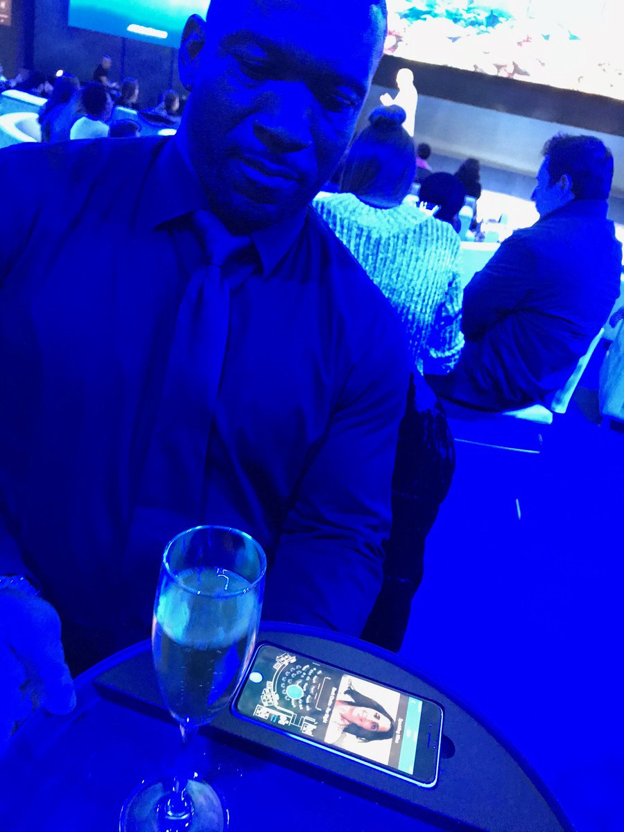 travelmommy's tweet photo. So impressed with the @RoyalCaribbean #RCLSeaBeyond event last night. From face recognition to luggage tracking, virtual reality tastings and my favorite...drink delivery apps, the future of cruising has arrived... #famillytravel #cruisingwithkids https://t.co/tv8zWca0n4