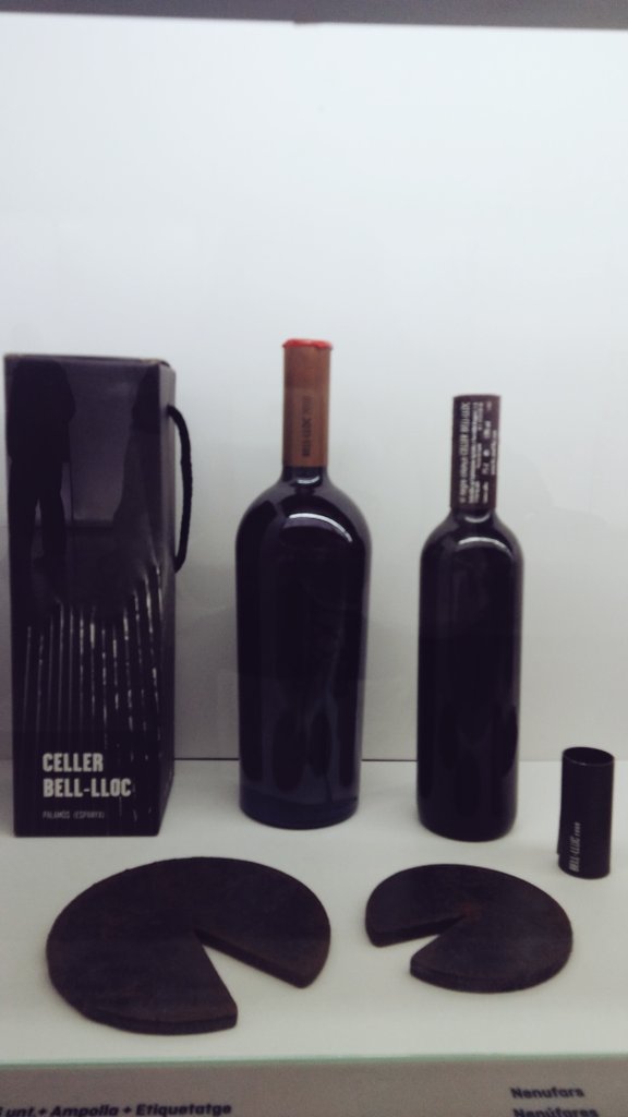 ariteroom's tweet photo. Maravillosa exposición #creatividadcompartida de #RCRArquitectes en #MUGAKBienal.Dibujos maquetas planos fotografias videos..diseño industrial..
Cuanta #generosidad Muchas gracias* @RCRArquitectes @MUGAKbienal https://t.co/MFaluiAbZ4