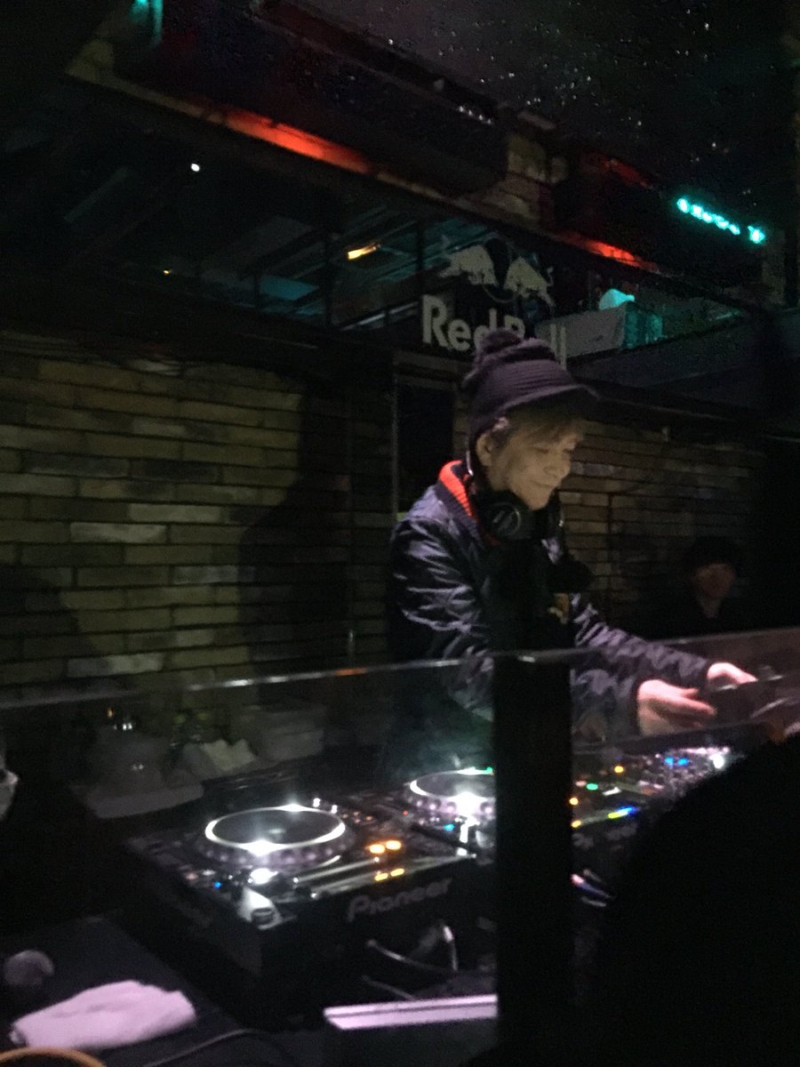 nakonekonyan's tweet photo. てっちゃんのお帽子姿キュンキュン💕
#SHEVAL #小室哲哉 #DJTK https://t.co/JQammJXbLy