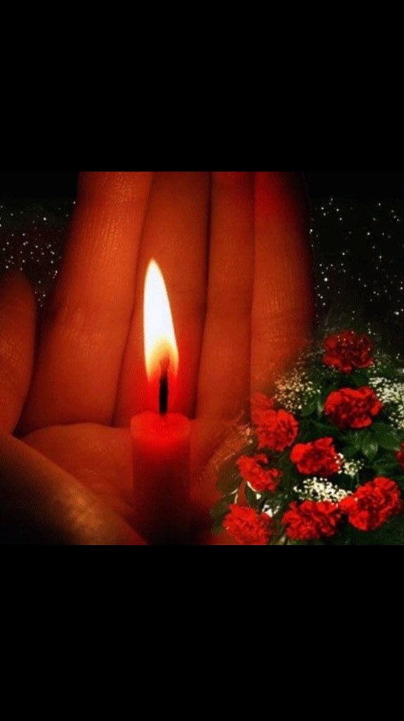 Царствие небесное. Царствие небебесное пусть щемля будет пухом. Царствие небесное всем усопшим. Пусть земля им будет пухом. Земля пухом или царствие как правильно.