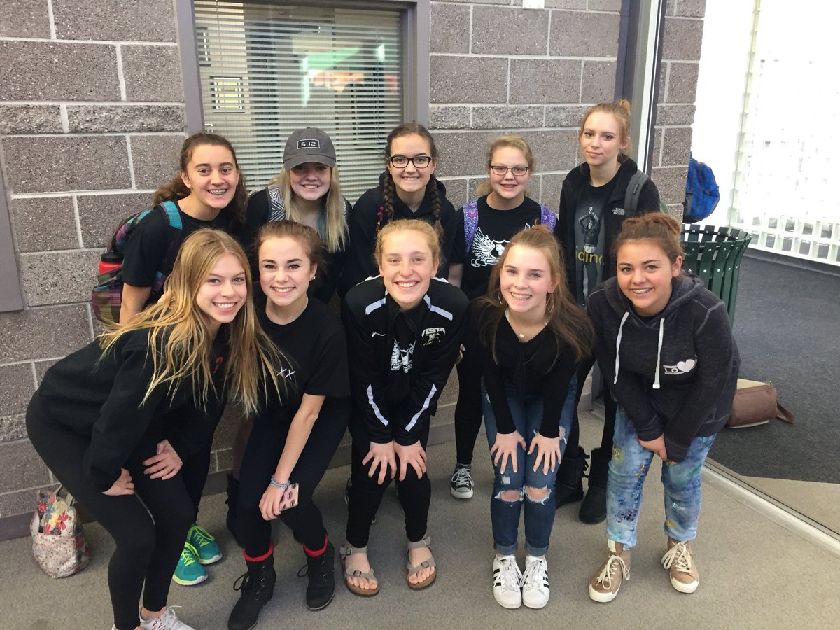 Vistastrength's tweet photo. Our students leaders are supporting cheer, volleyball, and theatre today!!🖤🎤🕶🐾🎱🎧🎤🎬 #bringitback #mvunit #vistastrength #sourcesofstrength @MV_Unit https://t.co/zQ3jil1YBH
