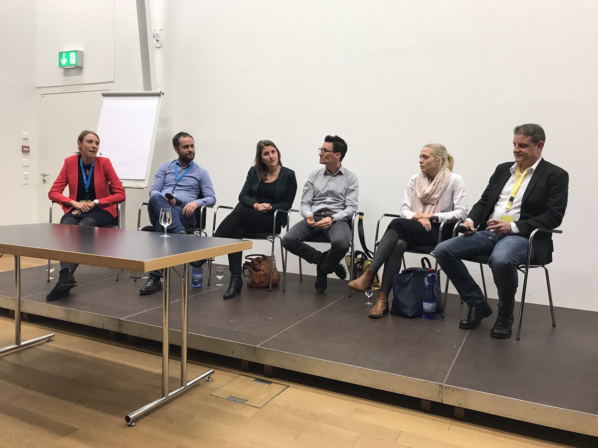 Podium zum Thema Selbstausbeutung. Jetzt bei #JJ17. Mit dabei: <a href="/GaudenzLooser/">Gaudenz Looser</a> <a href="/LuziaTschirky/">Luzia Tschirky</a>, Marc Schreiber, <a href="/ManuKosch/">ManuKosch</a> und <a href="/weibel82/">Joel Weibel</a>. 👌🏻