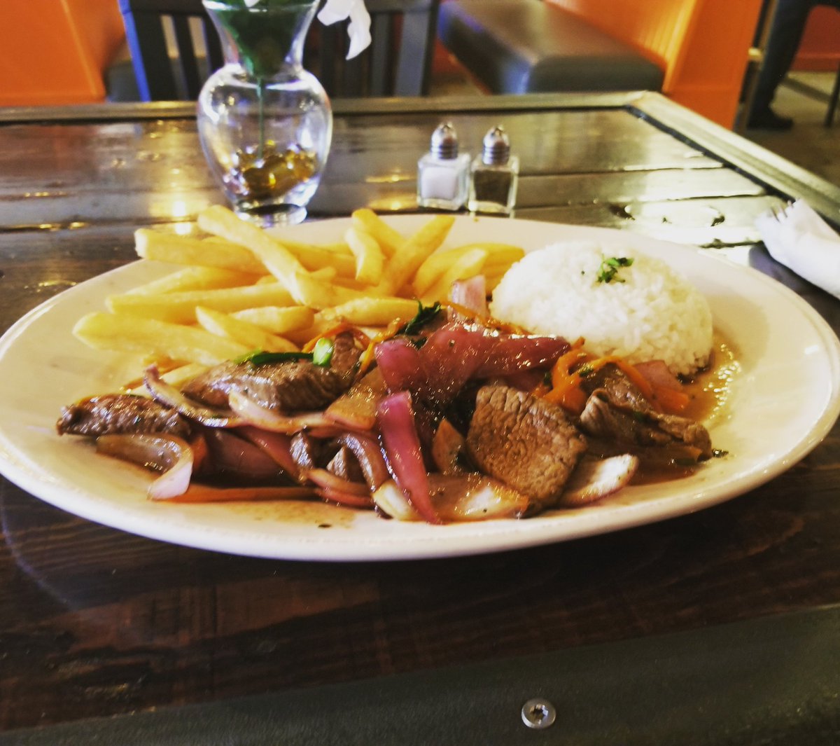 LibraRisse's tweet photo. #LomoSaltado #TheFreakinIncan #Peruvian @TheFreakinIncan https://t.co/LOAJ5QVQGp
