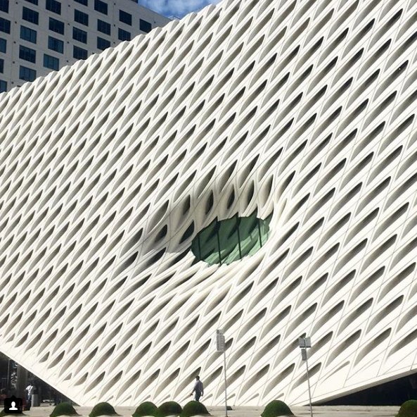 LADowntowner's tweet photo. A whole new take on hole in the wall  📸 : @elizahelm @thebroadmuseum #dtla #architecture https://t.co/1kQtrZ5YuS
