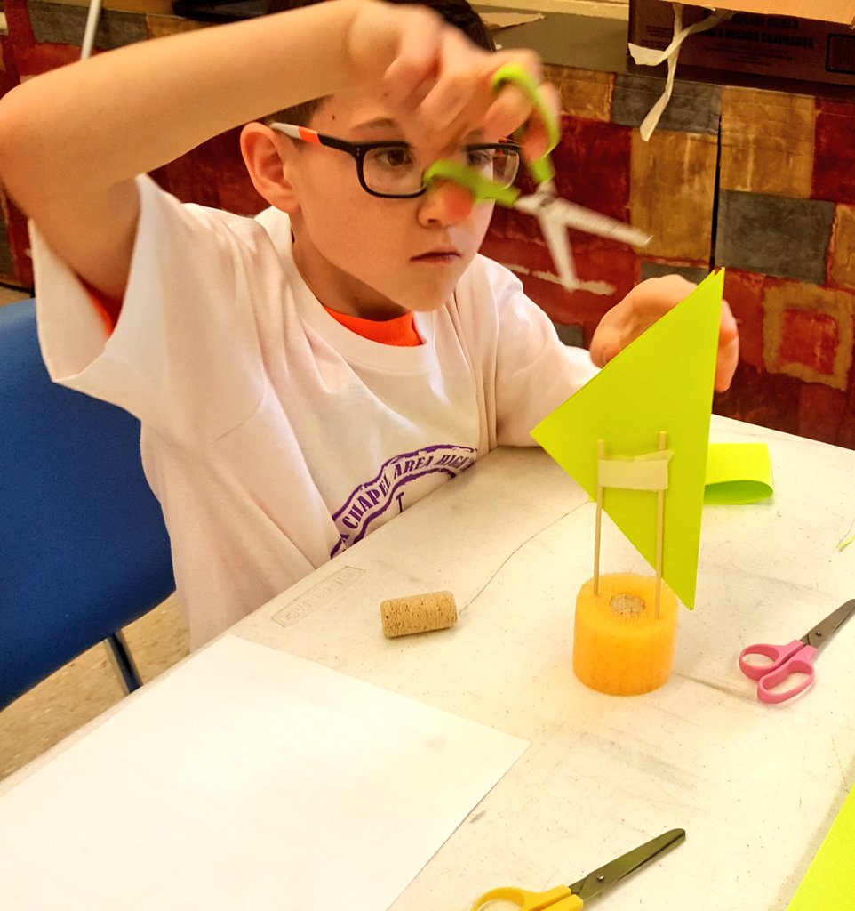 ShalerAreaENGIN's tweet photo. Fabulous Friday with @FCASD and the Mobile Fab Lab visiting Jeffery Primary today. Thanks to @remakelearning and @megan_cicconi  for making this opportunity possible for Shaler's kids! https://t.co/Rk5w77HKaz