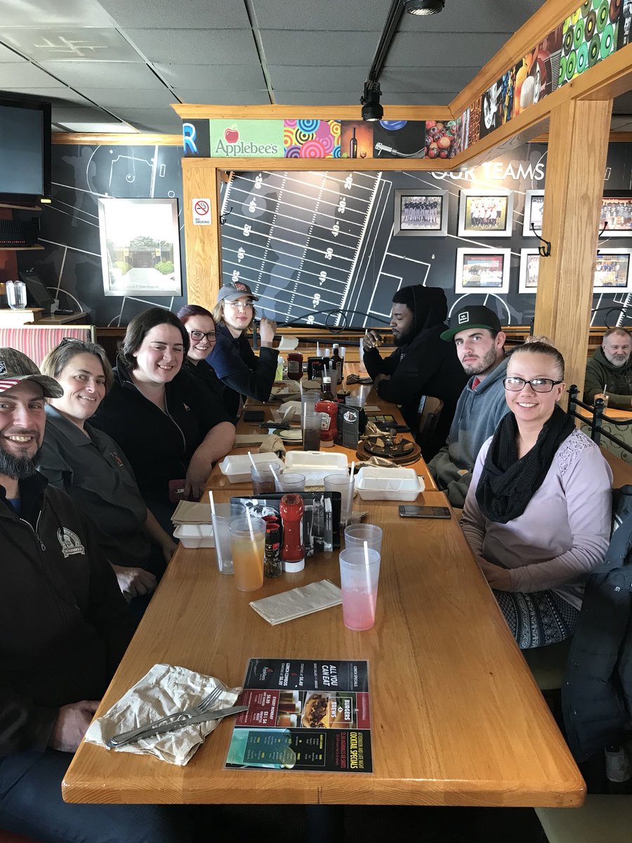 MychaelQuick's tweet photo. Burton’s promotion lunch!!!#D244GrowandLearn https://t.co/AgOOdzKDg4