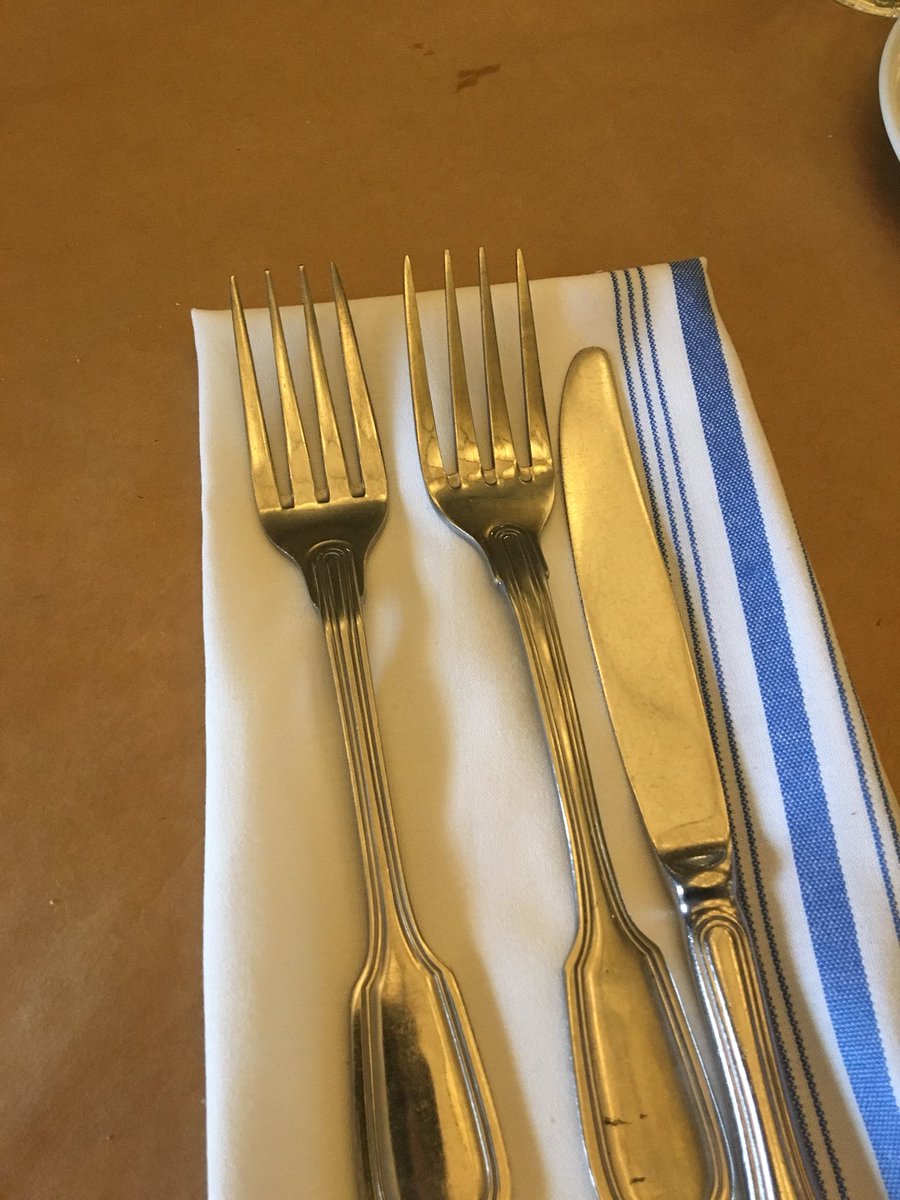 MilitaryMikeUSA's tweet photo. The forks at Bon Vie are HUGE!!! #bigforks https://t.co/tdmAFYbNgj