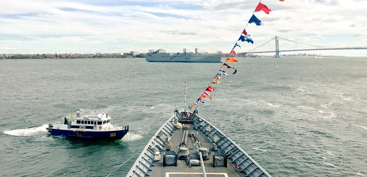 ByrneJamesT's tweet photo. The @NYPDSpecialops #HarborUnit is deployed for #VeteransDay, ensuring a smooth visit for @USNavy #USSHuéCityCG66 & all of our service members! https://t.co/C6ssGDsqcm