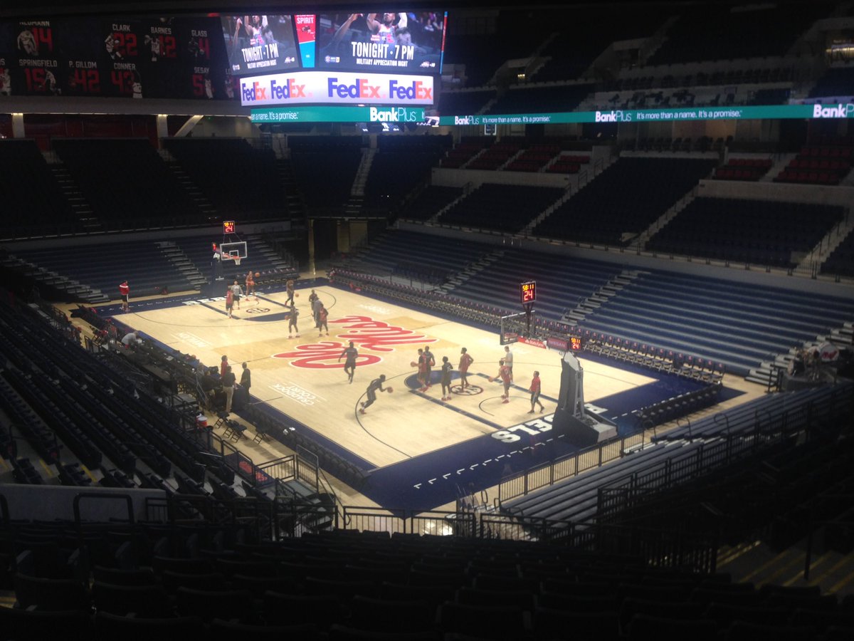RaginCajunsMBB's tweet photo. It's GAMEDAY! Final on court prep for tonight's game vs Ole Miss! Catch the game on Sec+ Network! #GeauxCajuns #TipOff2017 https://t.co/Cj7aqx4BFd