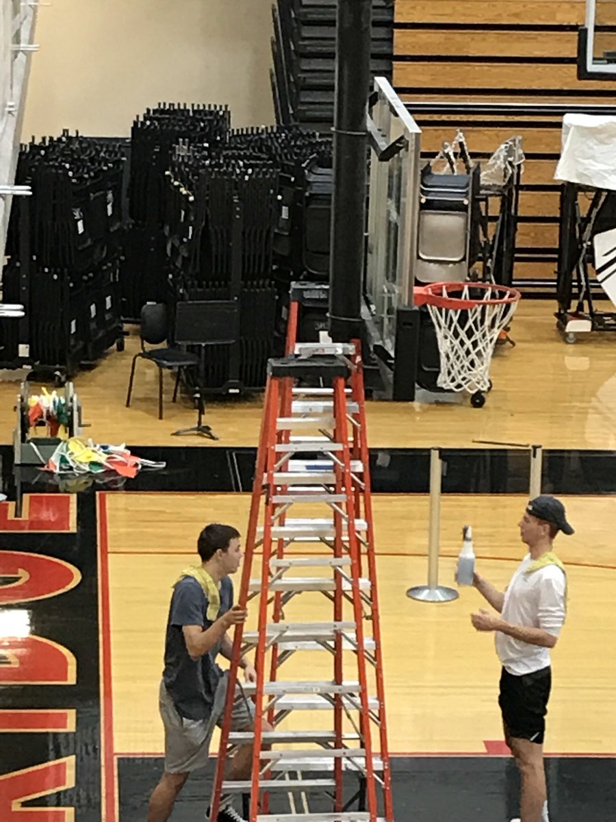 southridgehigh's tweet photo. Service Day 2017. Thank you to students, coaches, and staff for volunteering. #srhscommunity https://t.co/04G7UmFgVf