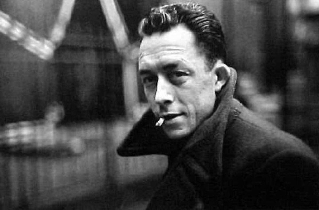 Yalnızca kültürlü insanlar öğrenmeyi sever, cahiller sadece "ders" vermeyi tercih eder. 

Albert Camus
