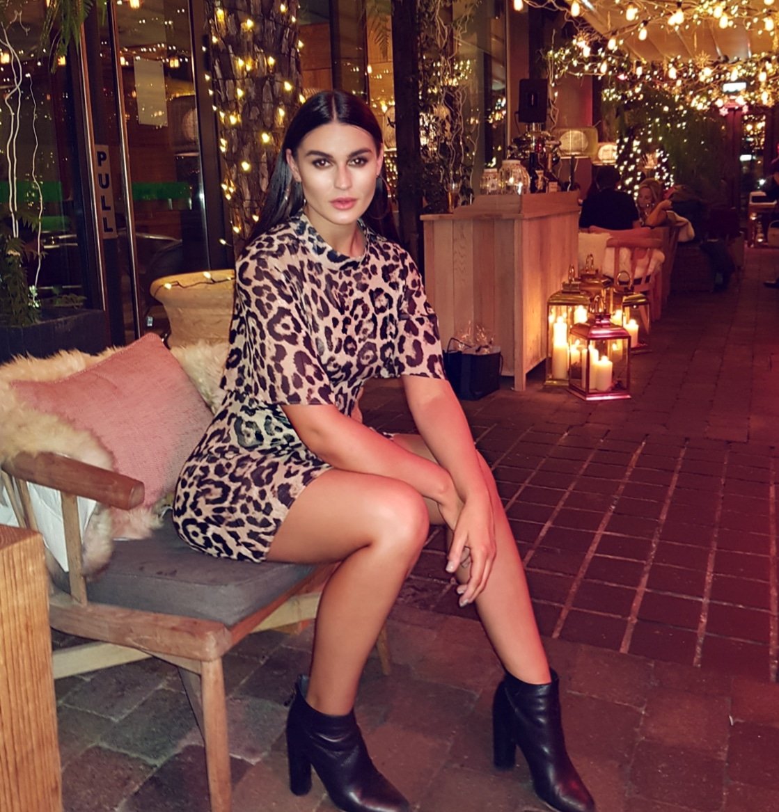 Lynnkelly_'s tweet photo. Thank you @RiverleeHotel @edelmanireland @EdelmanPR  for having me down to sample the new #choctails menu! Such a fun evening ❤❤❤ https://t.co/drDBNZX5kk