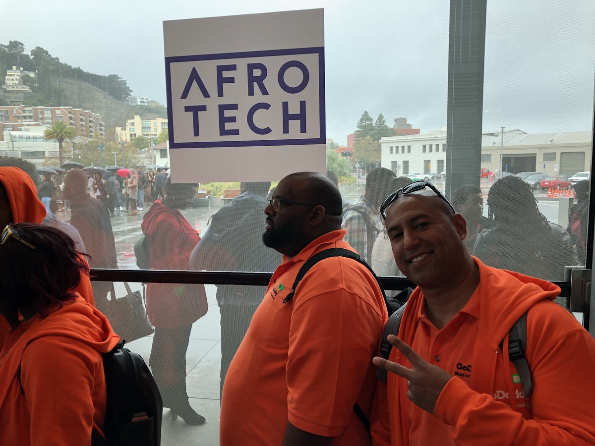 CoachJamieP's tweet photo. Registration line is bananas at #Afrotech #gdbit https://t.co/d37ldXTRNK