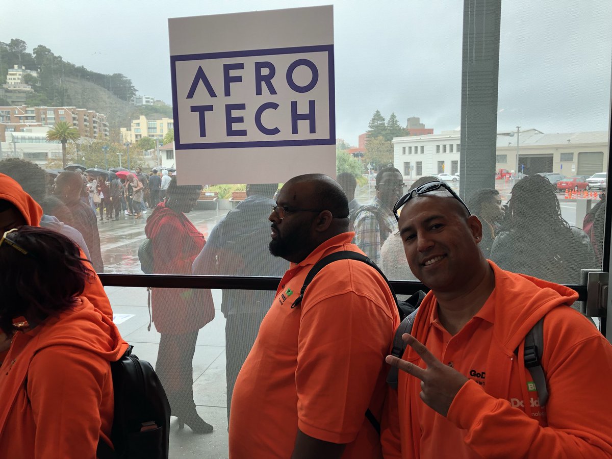 CoachJamieP's tweet photo. Registration line is bananas at #Afrotech #gdbit https://t.co/d37ldXTRNK