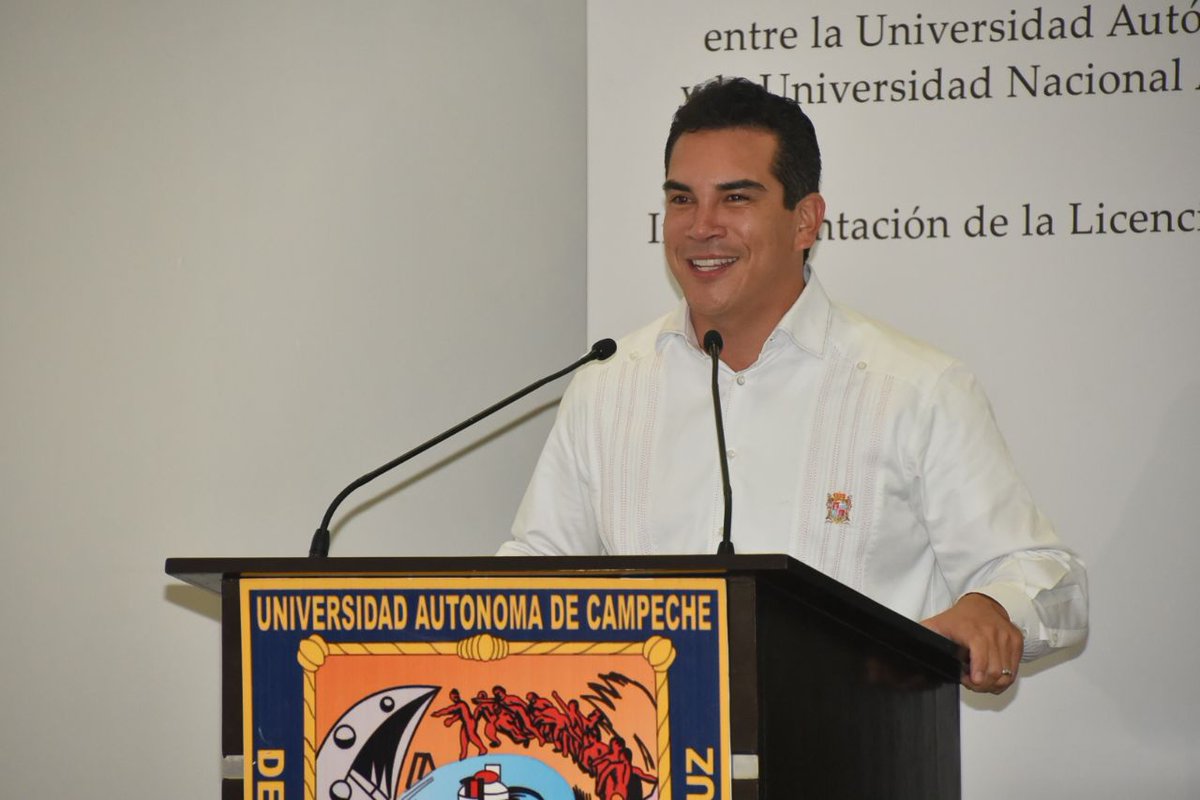 alitomorenoc's tweet photo. Aquí en Campeche, los tiempos que estamos construyendo son de desarrollo, de prosperidad y de mejores oportunidades para fortalecer el Sector Educativo. #CrecerEnGrande https://t.co/aMMS1d2YOX